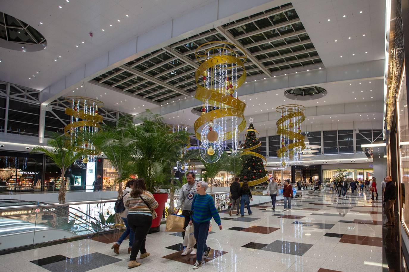Encendido en el centro comercial Nevada. 