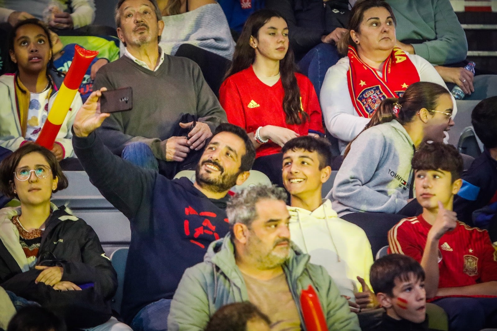 Ambiente en el Palacio de Deportes de Granada. 