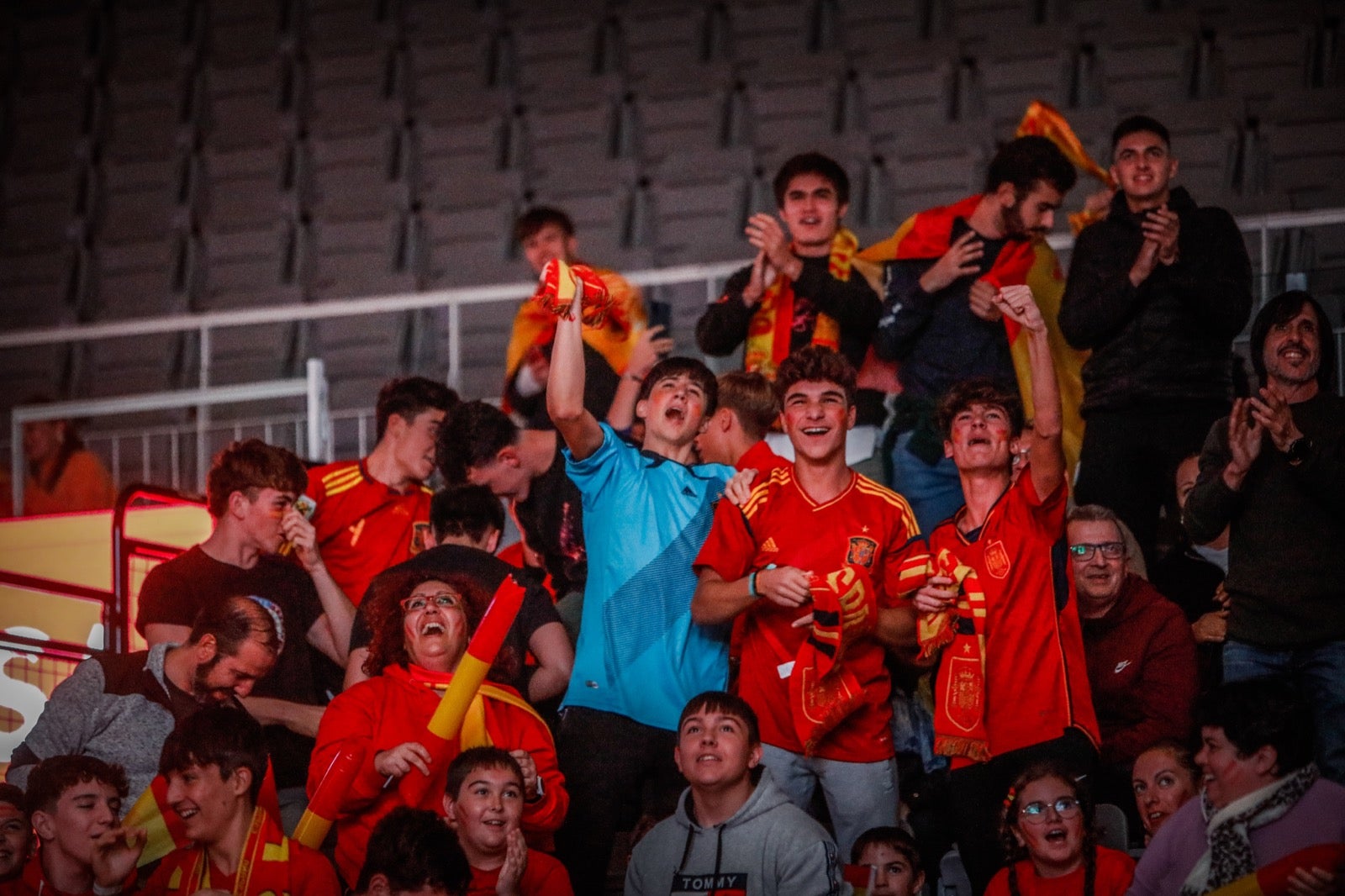 Ambiente en el Palacio de Deportes de Granada. 