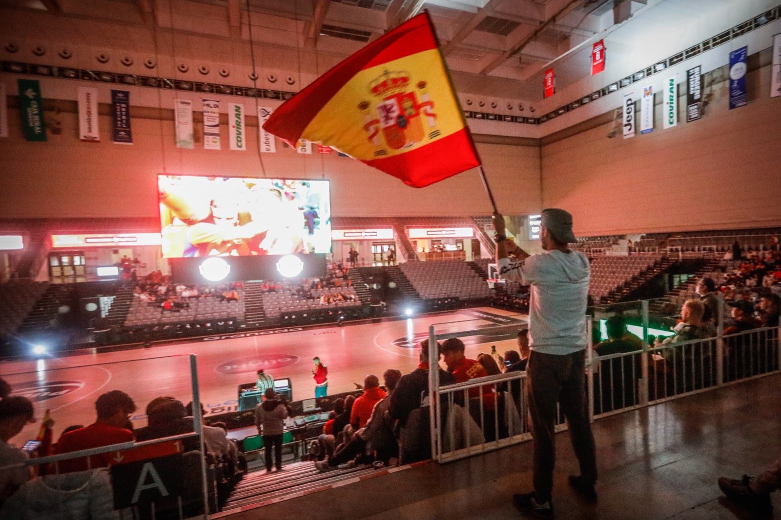 Ambiente en el Palacio de Deportes de Granada. 