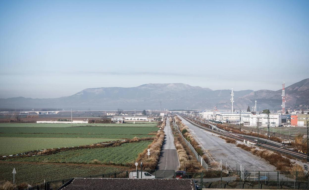 Terrenos del área logística junto a MercaGranada. 