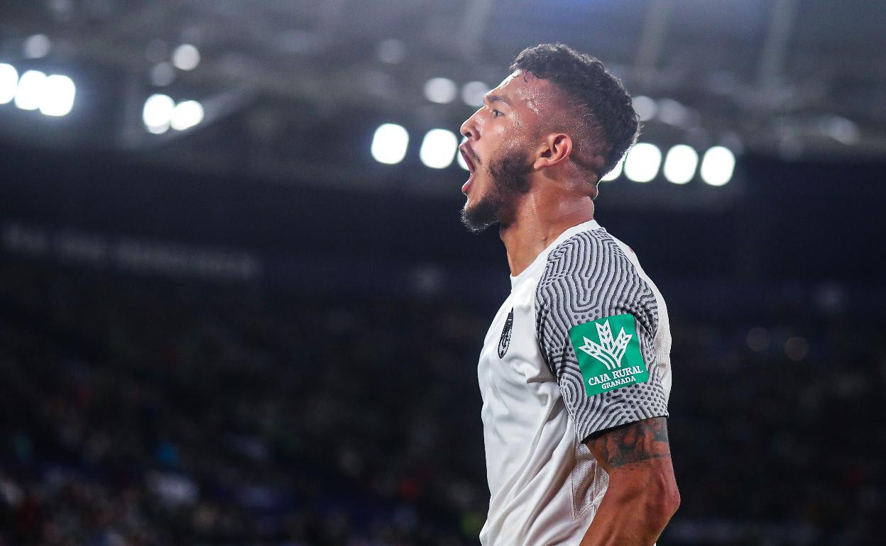 Luis Suárez durante su etapa en el Granada.