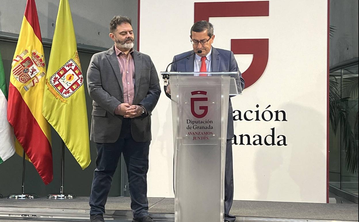 José Entrena junto al diputado de Economía, Antonio García Leiva. 