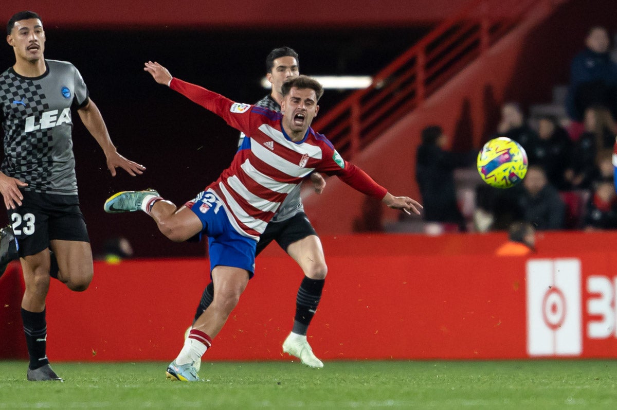 Las mejores imágenes del partido disputado este viernes en Los Cármenes