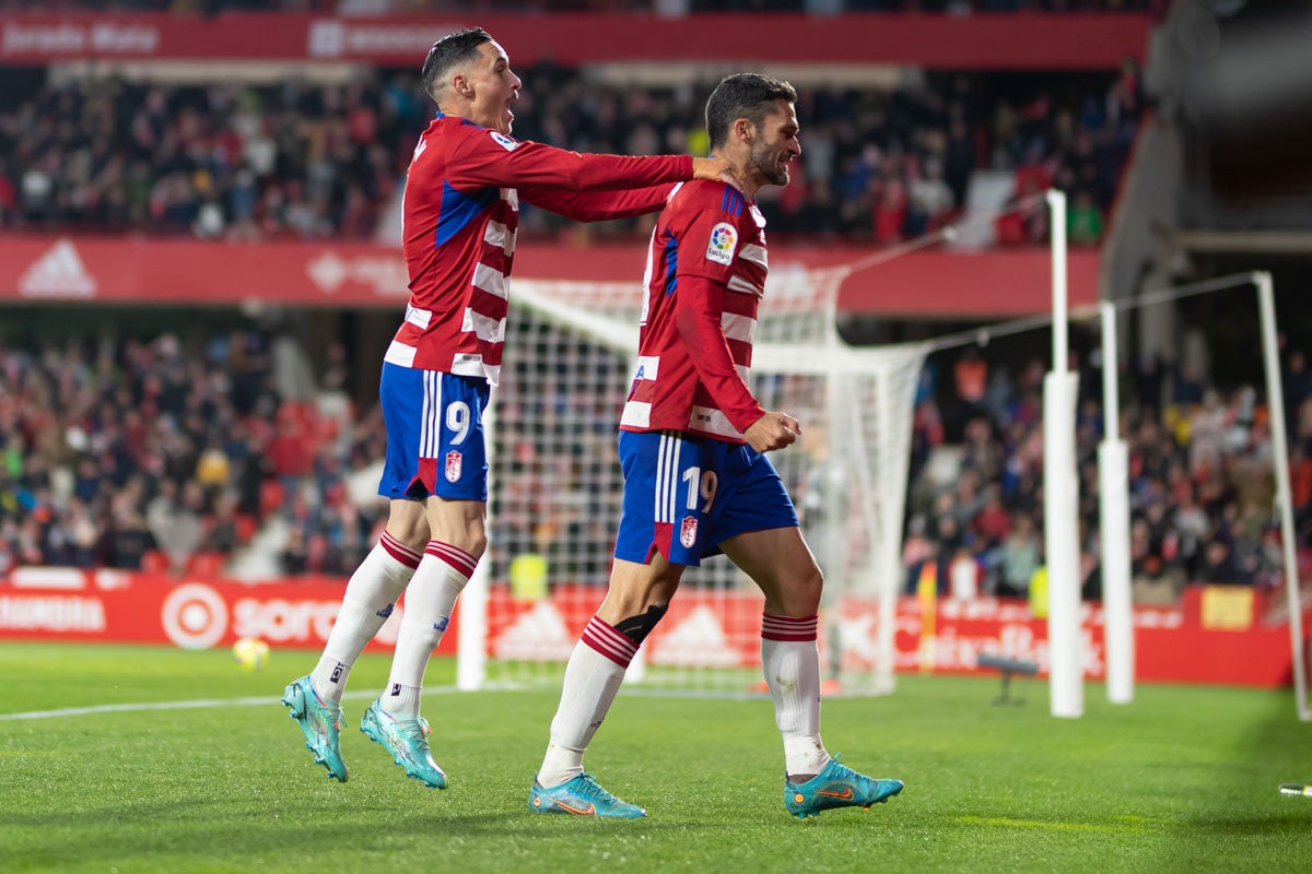 Las mejores imágenes del partido disputado este viernes en Los Cármenes