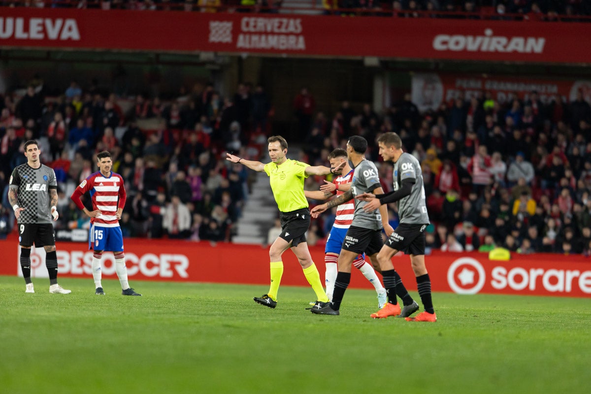 Las mejores imágenes del partido disputado este viernes en Los Cármenes