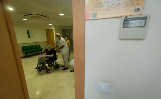 Los profesionales de Atención Primaria atienden a cinco pacientes más al día que hace cuatro años