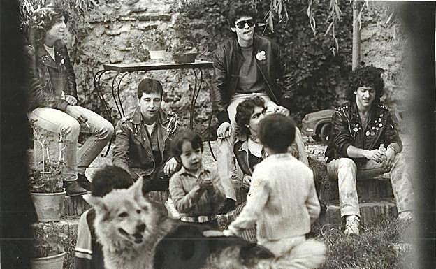 Imagen principal - Grabación de 'Rimado de ciudad', el primero Cinco a las cinco, y autorretrato. 