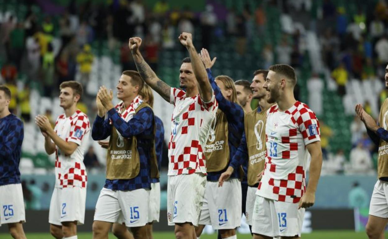 Los jugadores croatas celebran el pase a semifinales del Mundial.