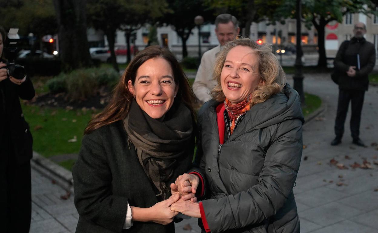 Inés Rey y Nadia Calviño, ayer en La Coruña.