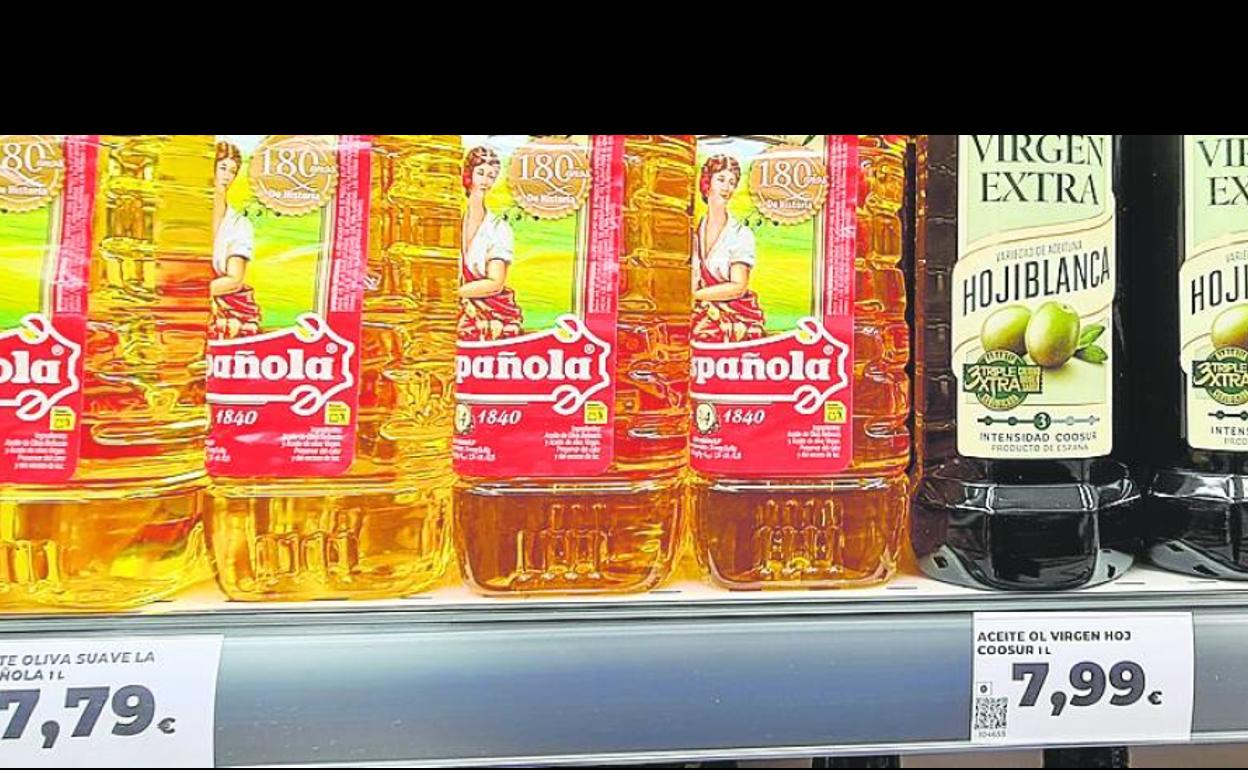 Precios del aceite de oliva en un supermercado de Jaén. 