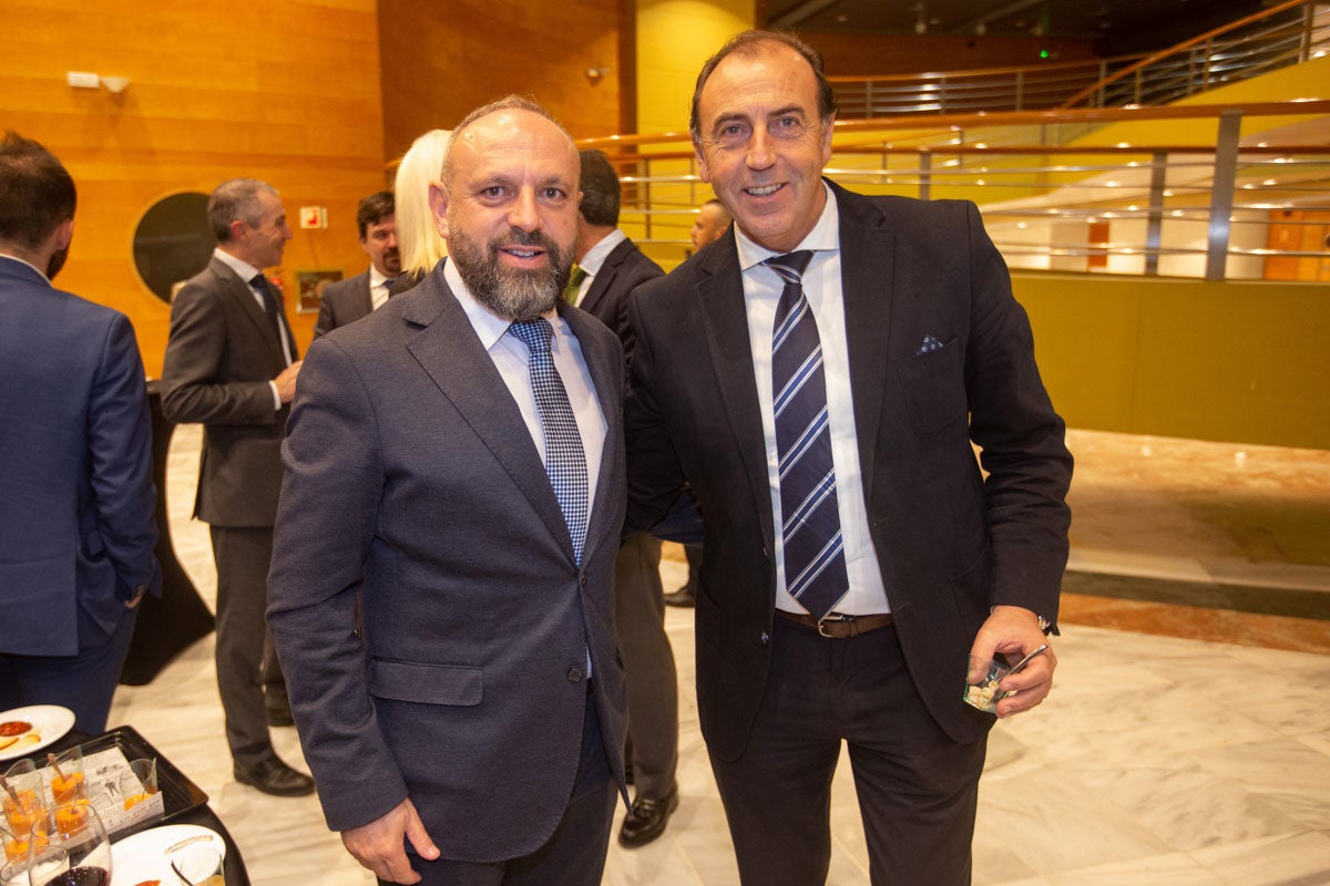 Los premiados e invitados tuvieron la ocasión de hablar distendidamente durante el cóctel posterior a la gala