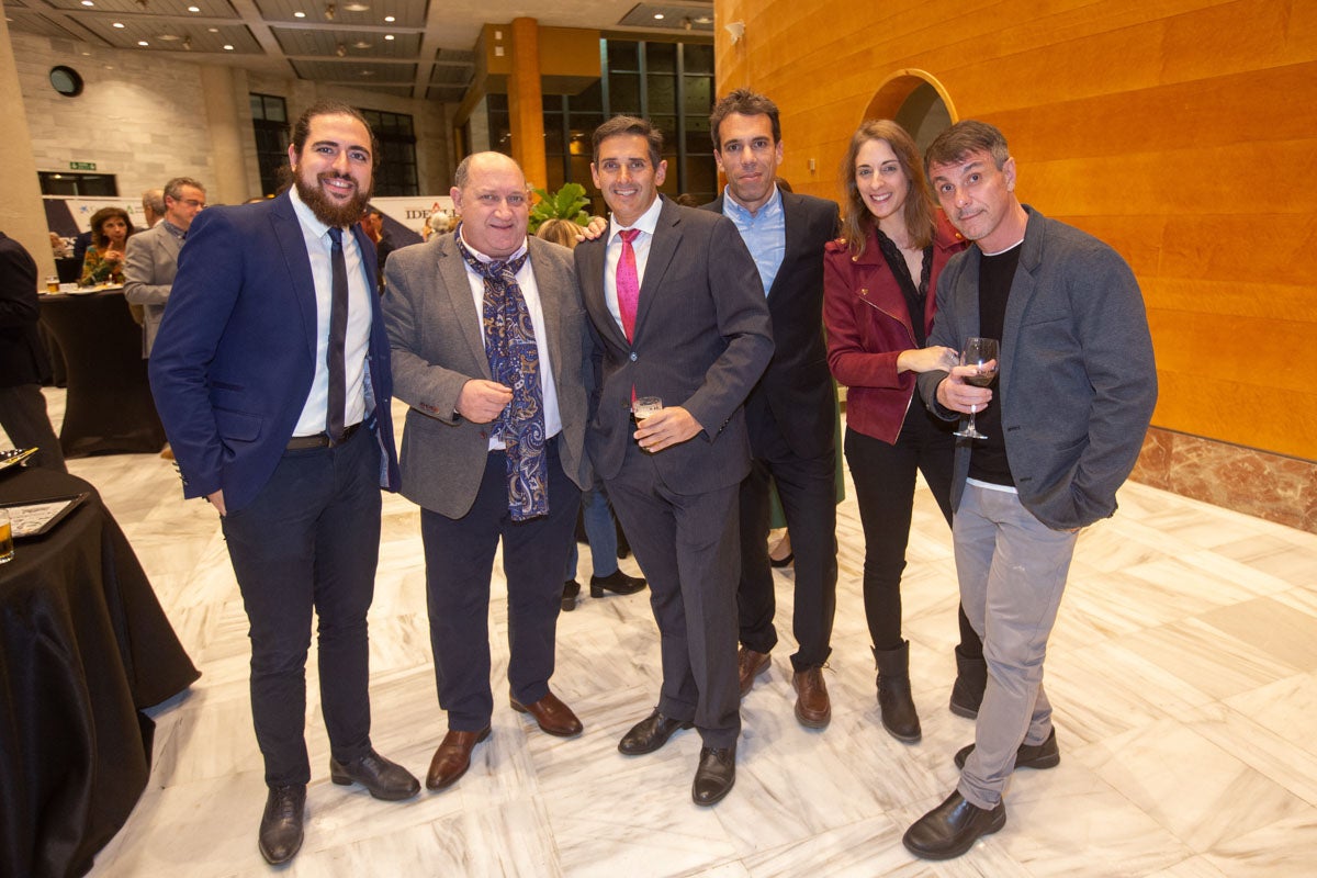 Los premiados e invitados tuvieron la ocasión de hablar distendidamente durante el cóctel posterior a la gala