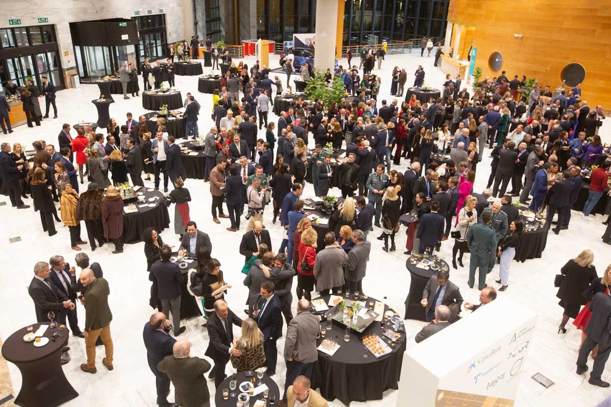 Los premiados e invitados tuvieron la ocasión de hablar distendidamente durante el cóctel posterior a la gala