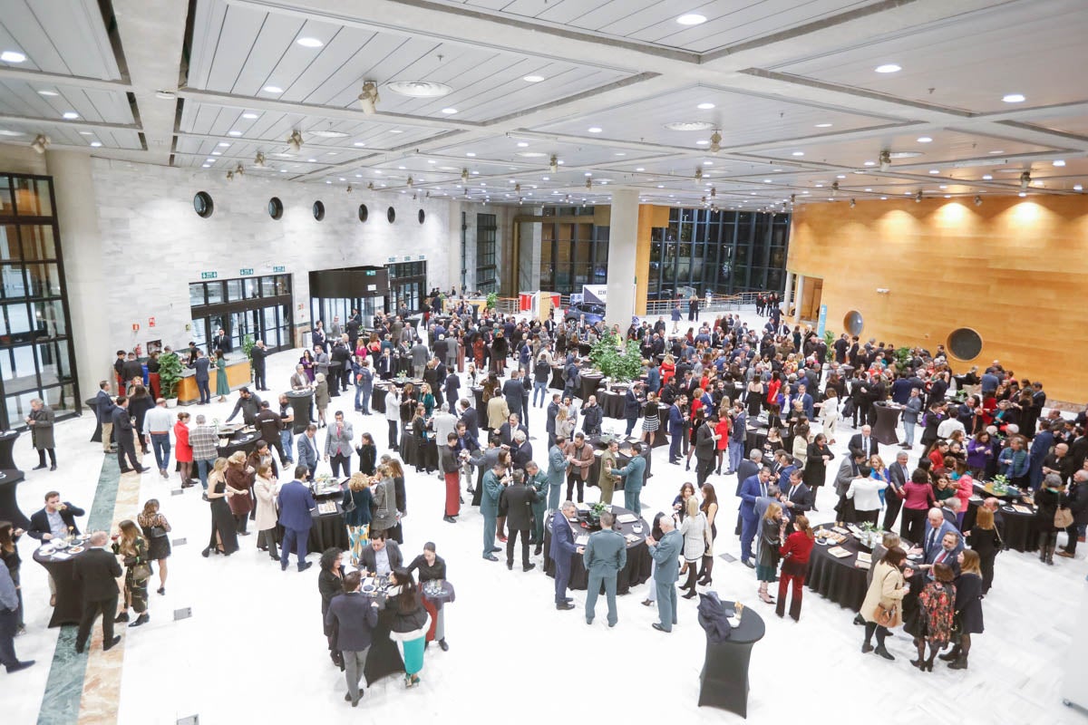 Los premiados e invitados tuvieron la ocasión de hablar distendidamente durante el cóctel posterior a la gala