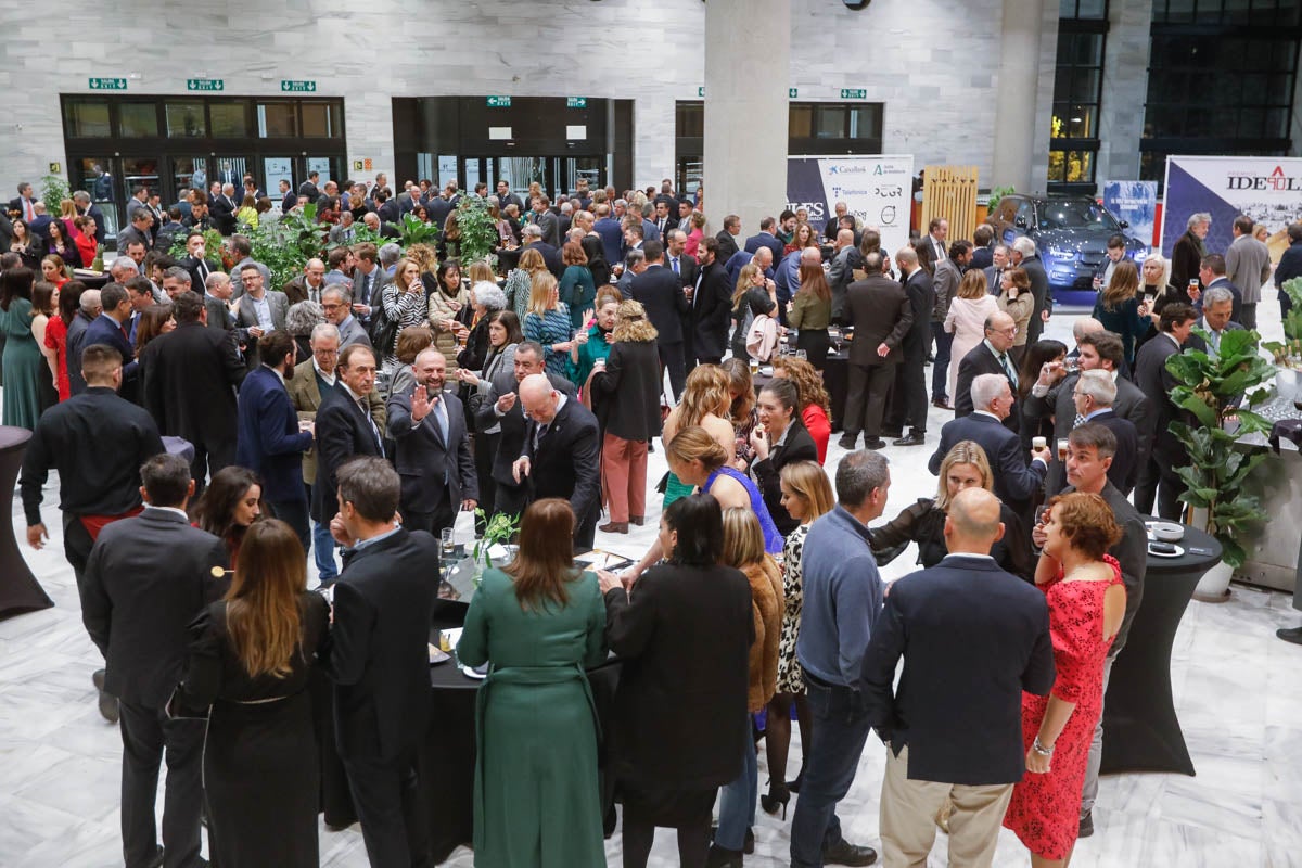 Los premiados e invitados tuvieron la ocasión de hablar distendidamente durante el cóctel posterior a la gala