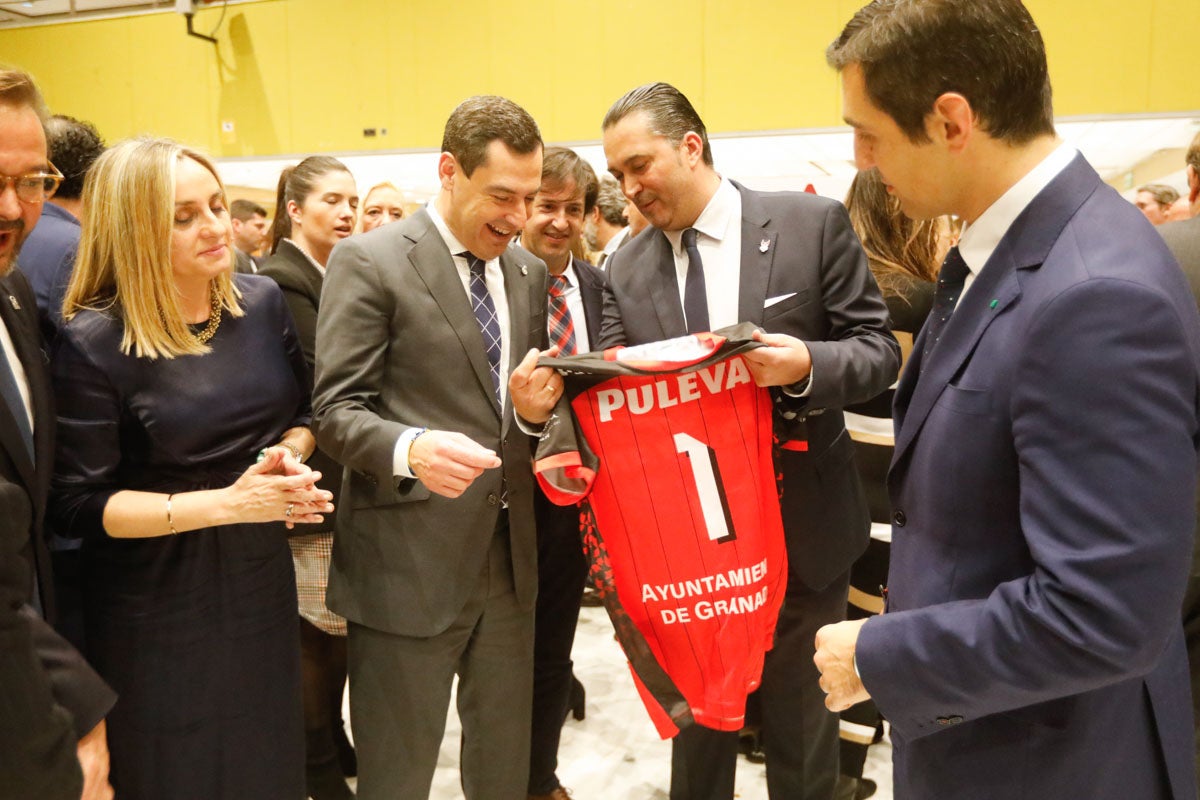 Los premiados e invitados tuvieron la ocasión de hablar distendidamente durante el cóctel posterior a la gala