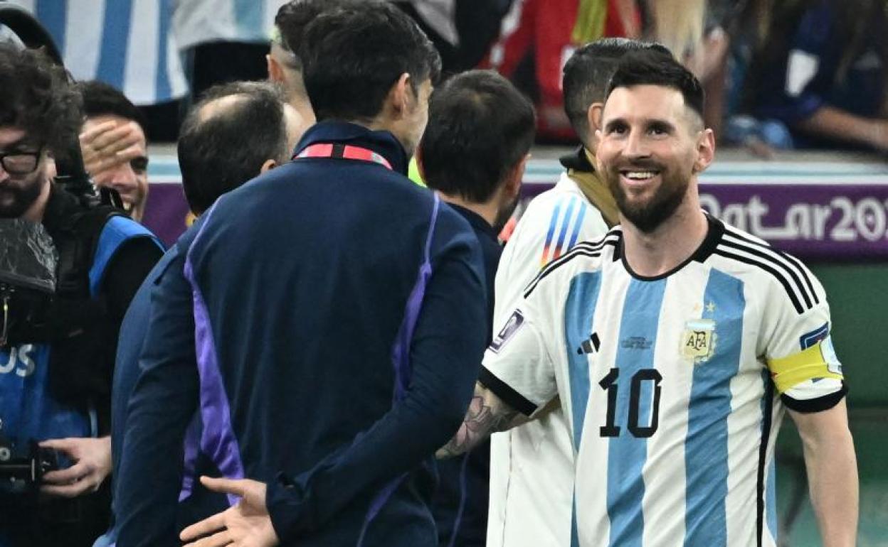 Messi sonríe tras el triunfo argentino.