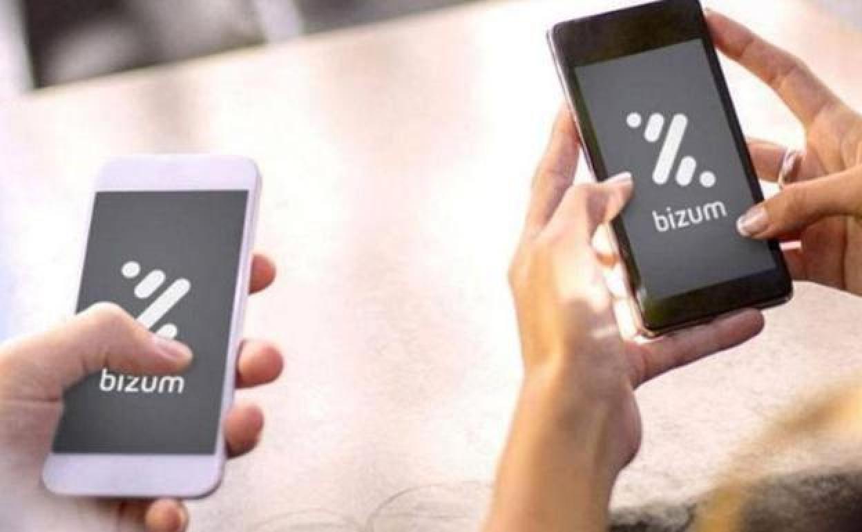 Una supuesta estafa a través de Bizum de la que se alerta por WhatsApp.