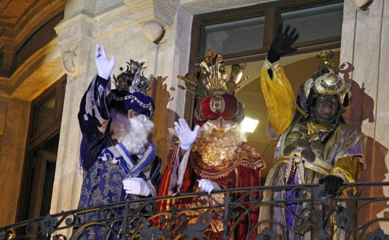 Reyes Magos en Almería | Los Reyes Magos de Oriente ya tienen emisarios en Almería