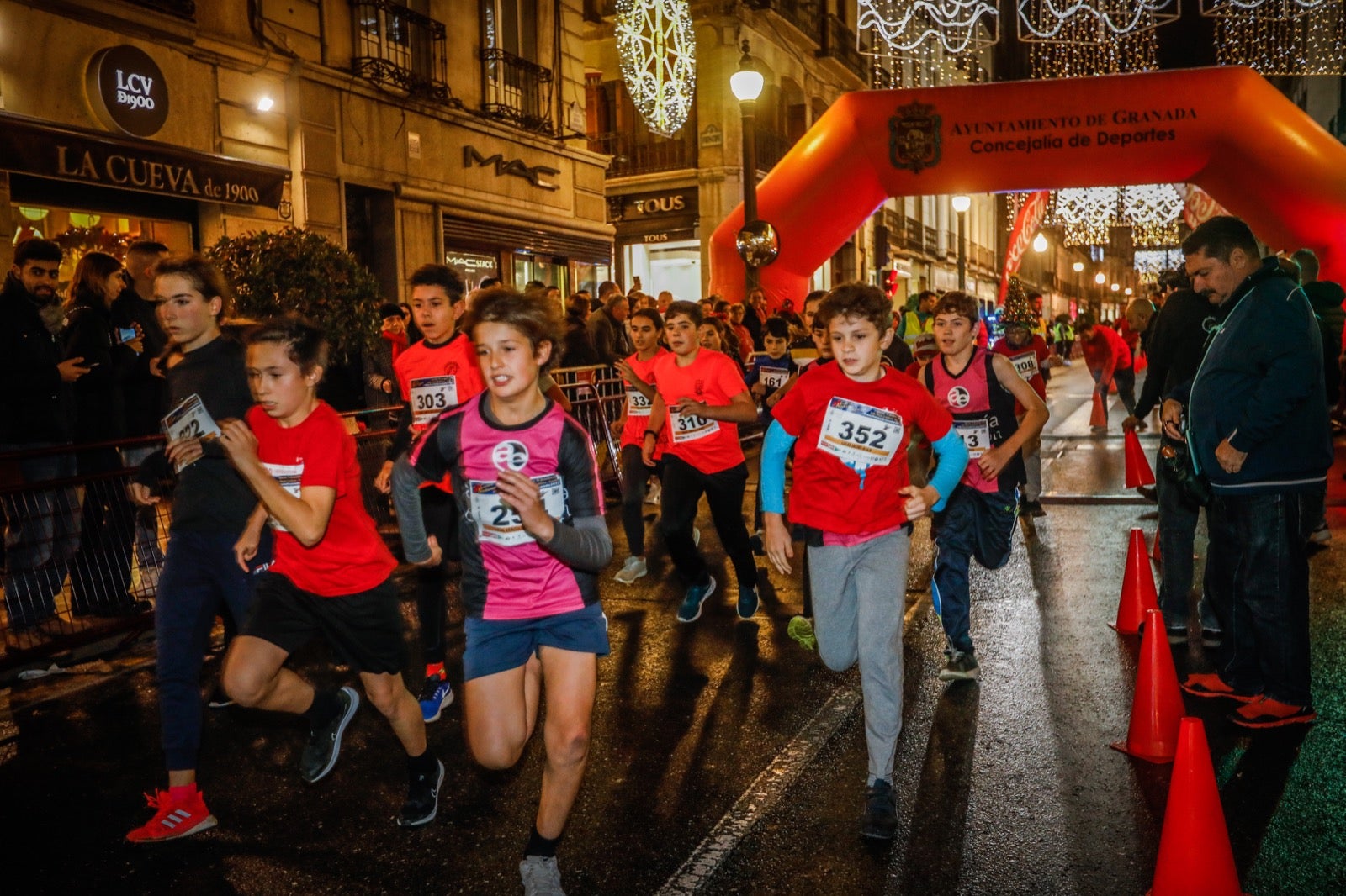 Carrera Nocturna de Disfraces de Granada. 