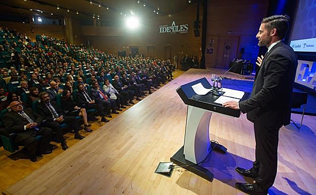 El acto fue presentado por el periodista Rafael Lamelas. 