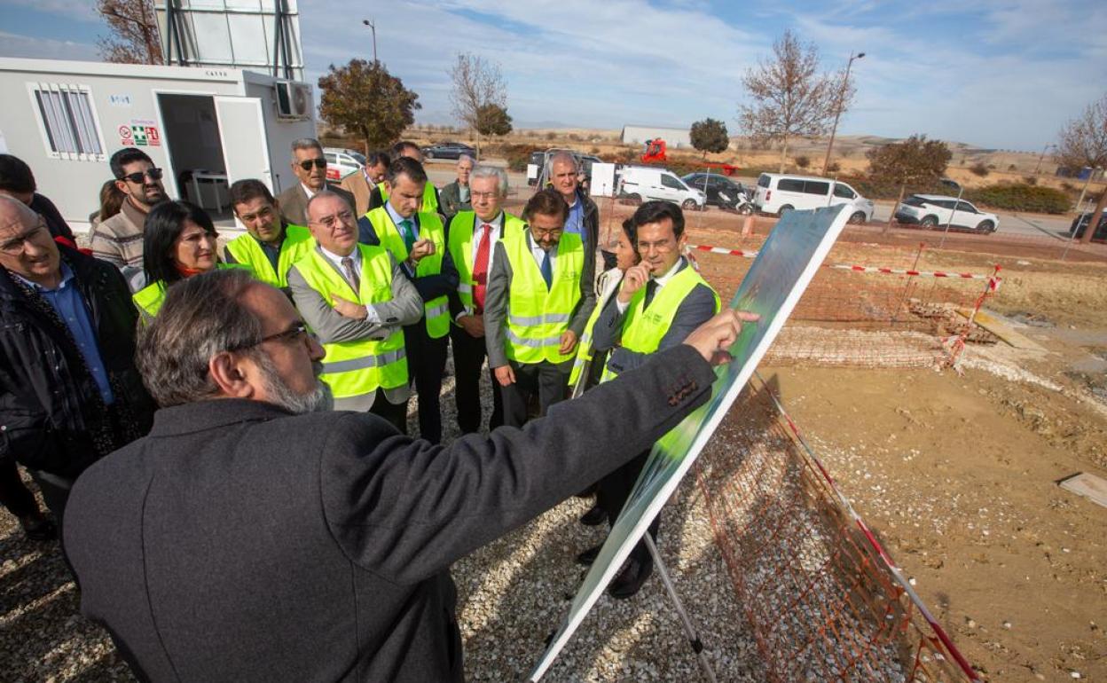 El anuncio ha llegado durante la visita del Consejo de Seguridad Nuclear a las obras de los edificios auxiliares que se levantan en la Citai de Escúzar. 