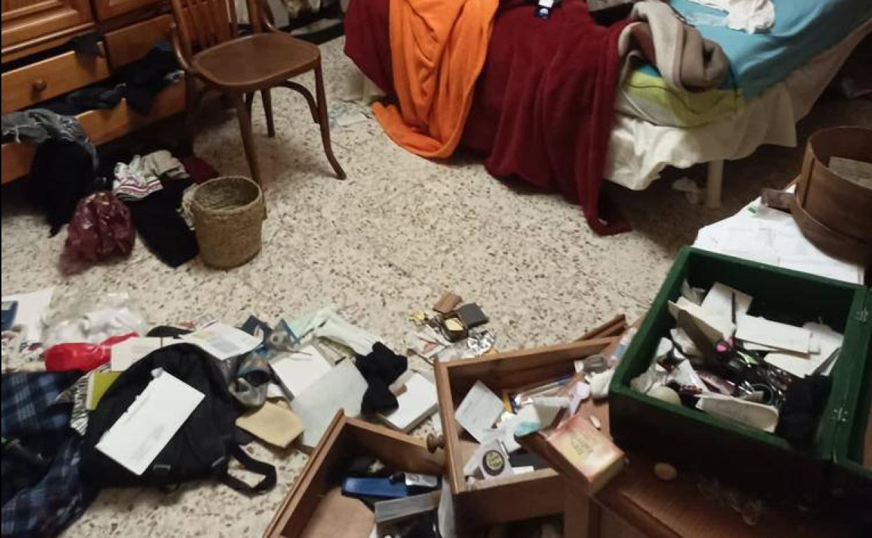 Así quedó una vivienda de Huétor Santillán robada recientemente.