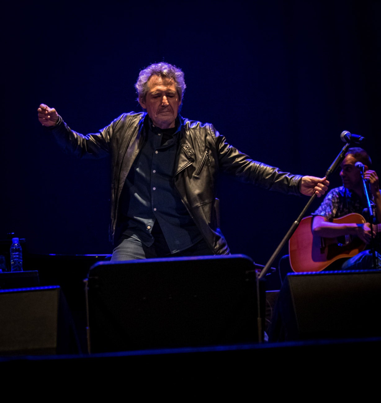 Momento del acto en el teatro Isabel la Católica.
