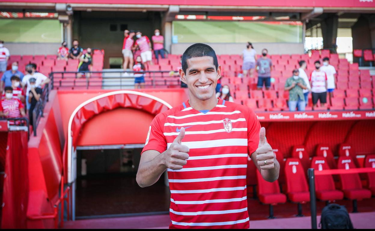 Luis Abram, el día de su presentación como jugador del Granada. 