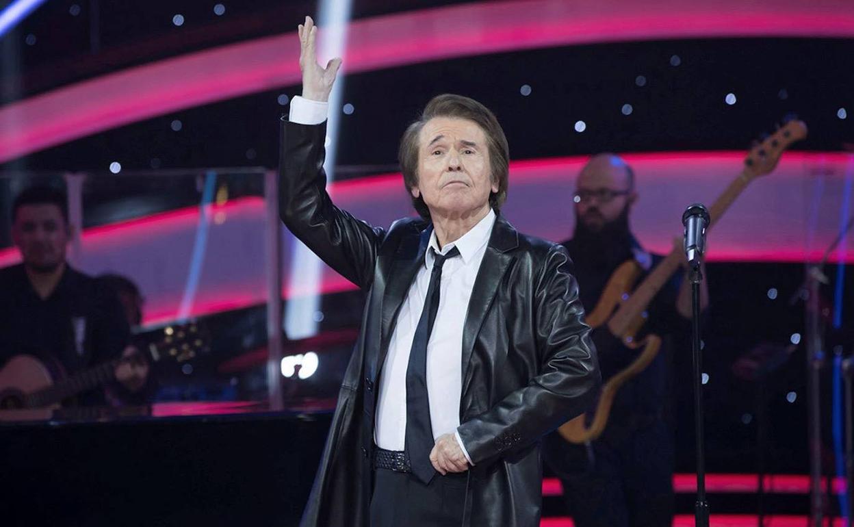 Raphael durante un especial de Navidad. 