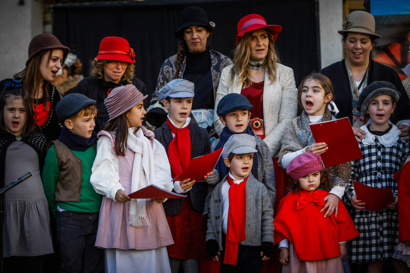 El pueblo granadino recrea una escena de la Londres victoriana a la perfección