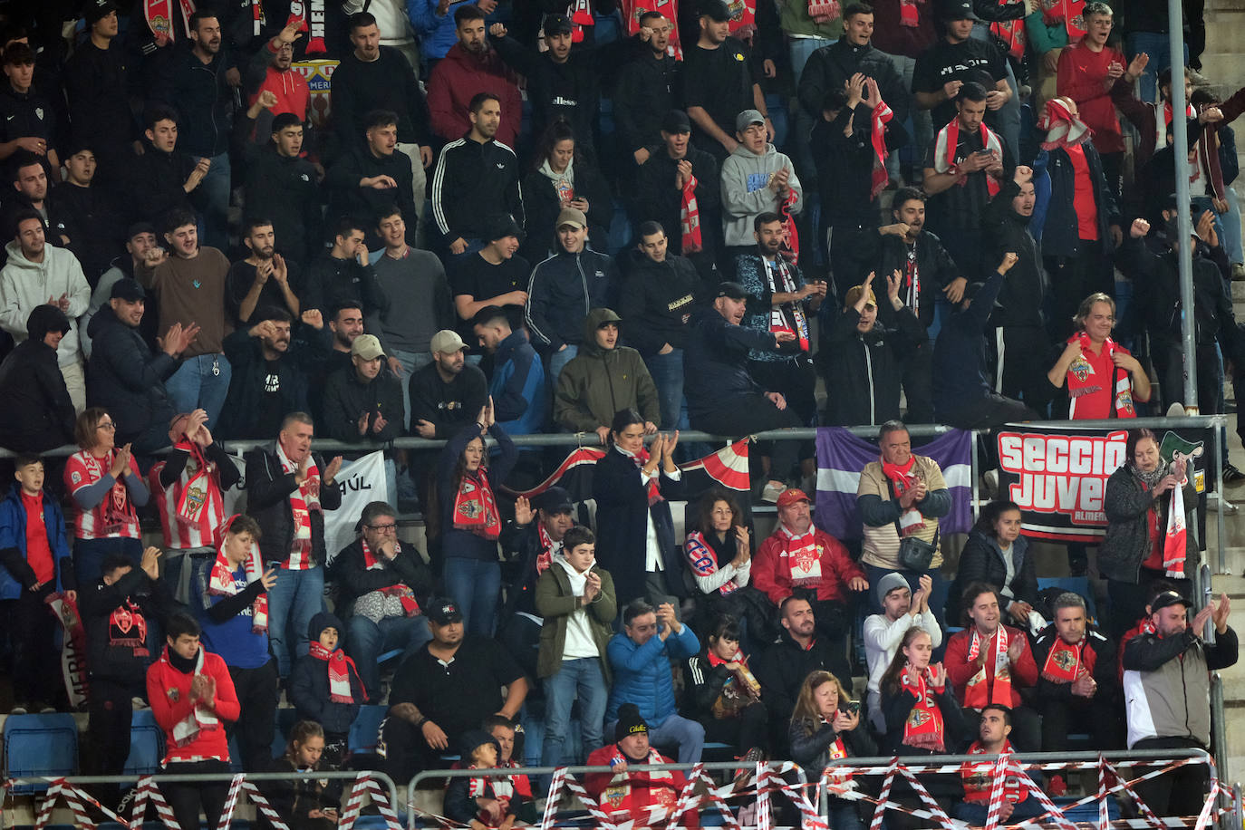 Lance del partido disputado entre el Cádiz y la UD Almería.