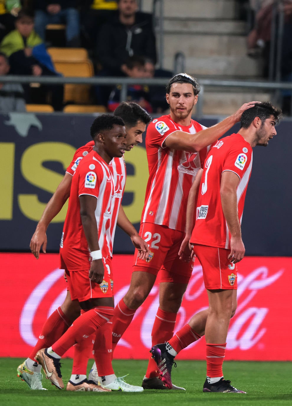 Lance del partido disputado entre el Cádiz y la UD Almería.
