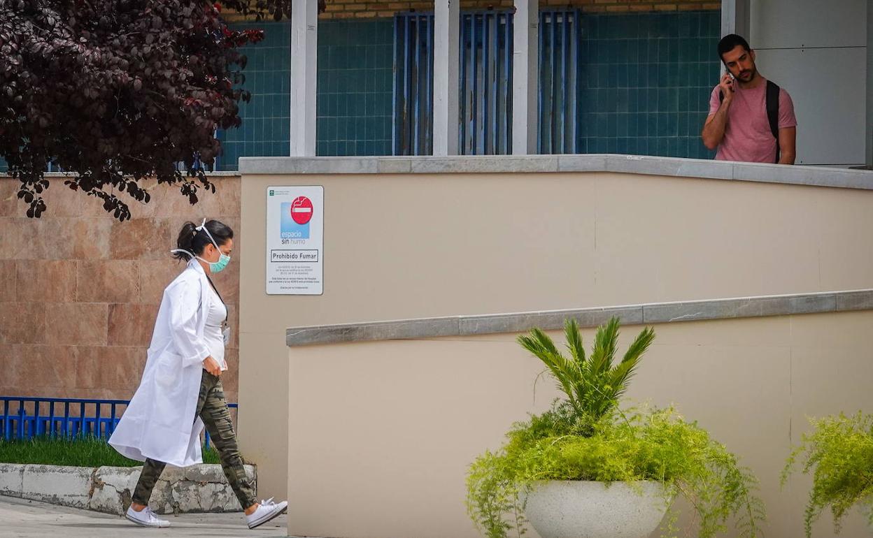 Decenas de sanitarios cobrarán con retraso parte de su sueldo de diciembre.