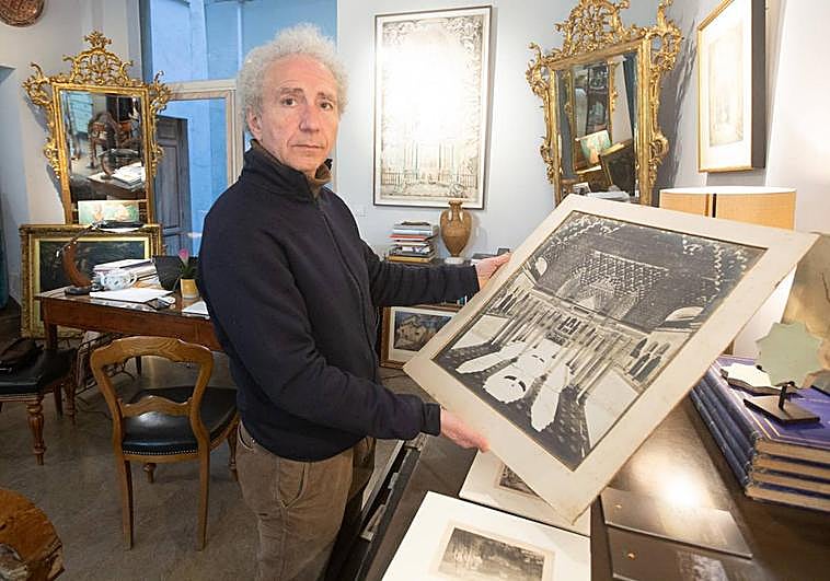 Con más de un siglo de historia, el Anticuario Ruiz Linares se ha convertido en todo un referente para coleccionistas de todo el mundo