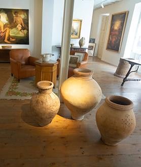 Imagen secundaria 2 - El Anticuario Ruiz Linares, una cueva del tesoro en Granada