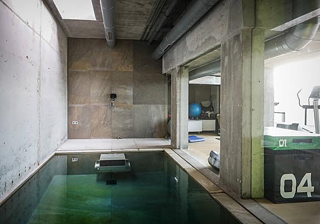 Piscina interior de entrenamiento.