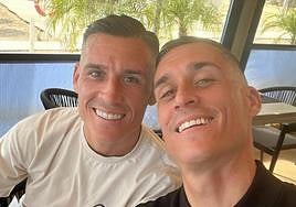 Juanmi Callejón posa con Jose Callejón en un momento de su tiempo libre.