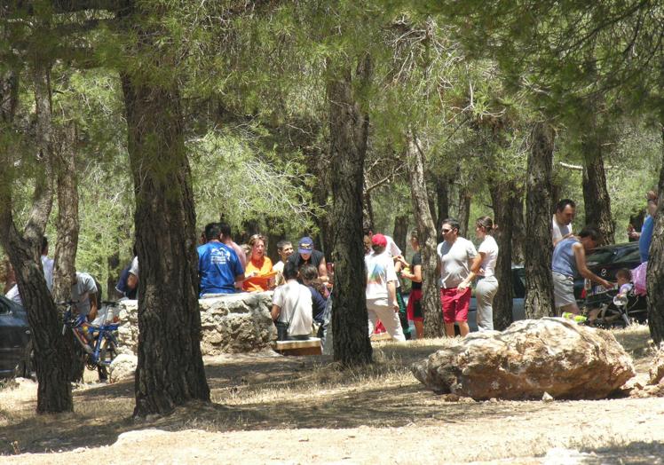 Un grupo de excursionistas en el paraje de Cumbres Verdes.