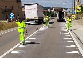 Los dientes de dragón que ha pintado la DGT en las carreteras.