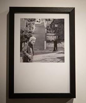 Imagen secundaria 2 - Cámara,cuaderno de nota y una de las todos de 'Urbanitas'. 