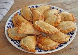 Empanadillas de vigilia de atún con tomate