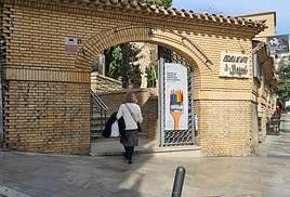 La Escuela de Arte José Nogué, en la calle Martínez Molina, eje del casco histórico jienense.