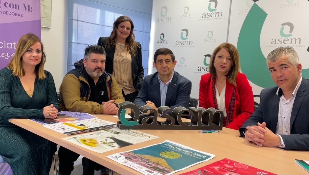 Francisco Reyes se reunió con representantes de la junta directiva de la Asociación de Empresarios de Martos.