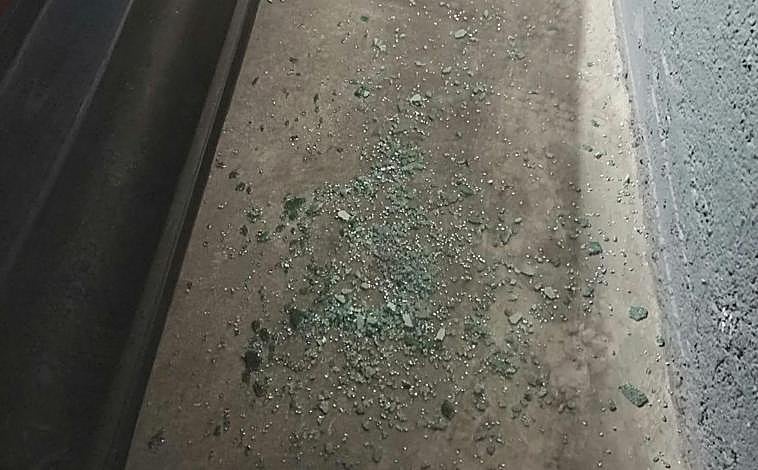 Imagen principal - Más destrozos en vehículos de la cochera de Ancha de Gracia 5.