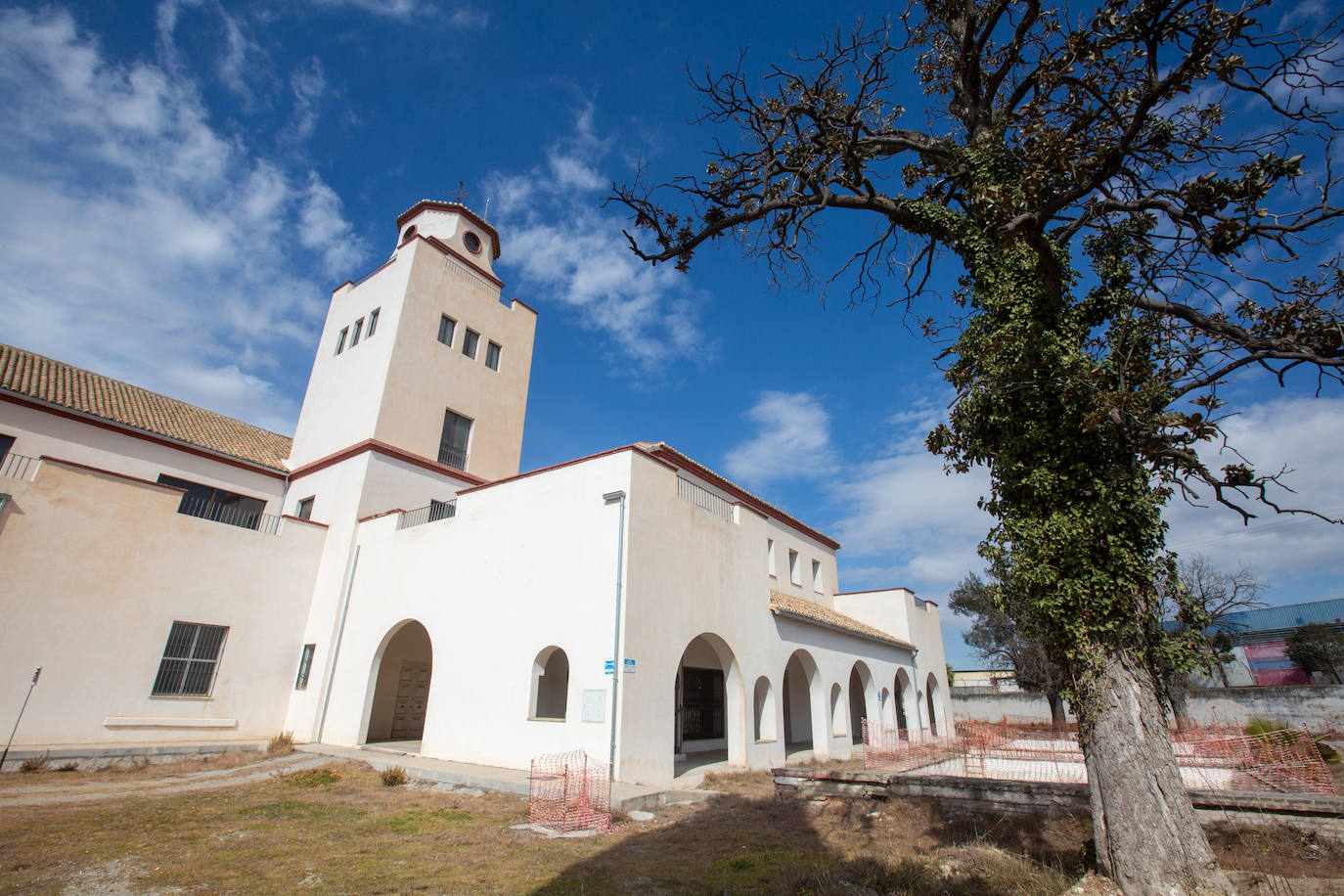Dentro de Cetarsa, el edificio dormido de Granada