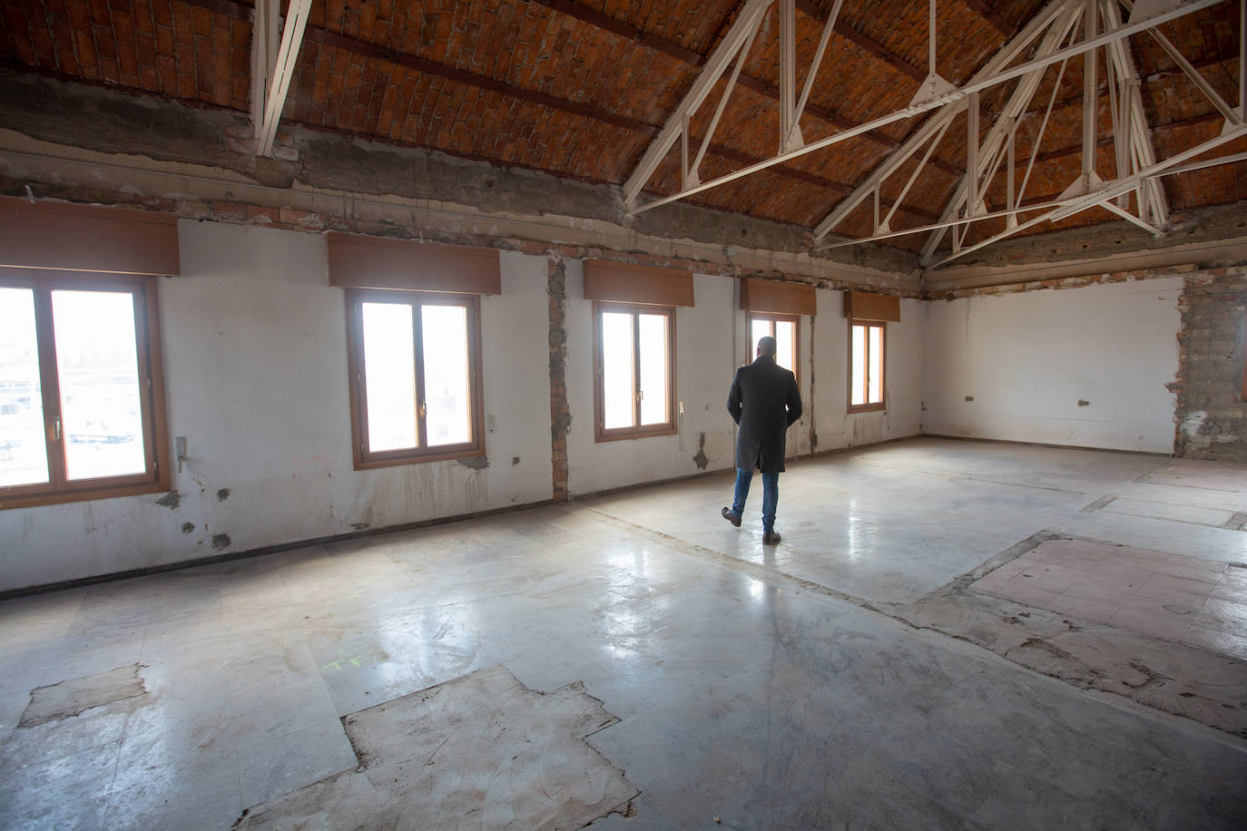 Dentro de Cetarsa, el edificio dormido de Granada