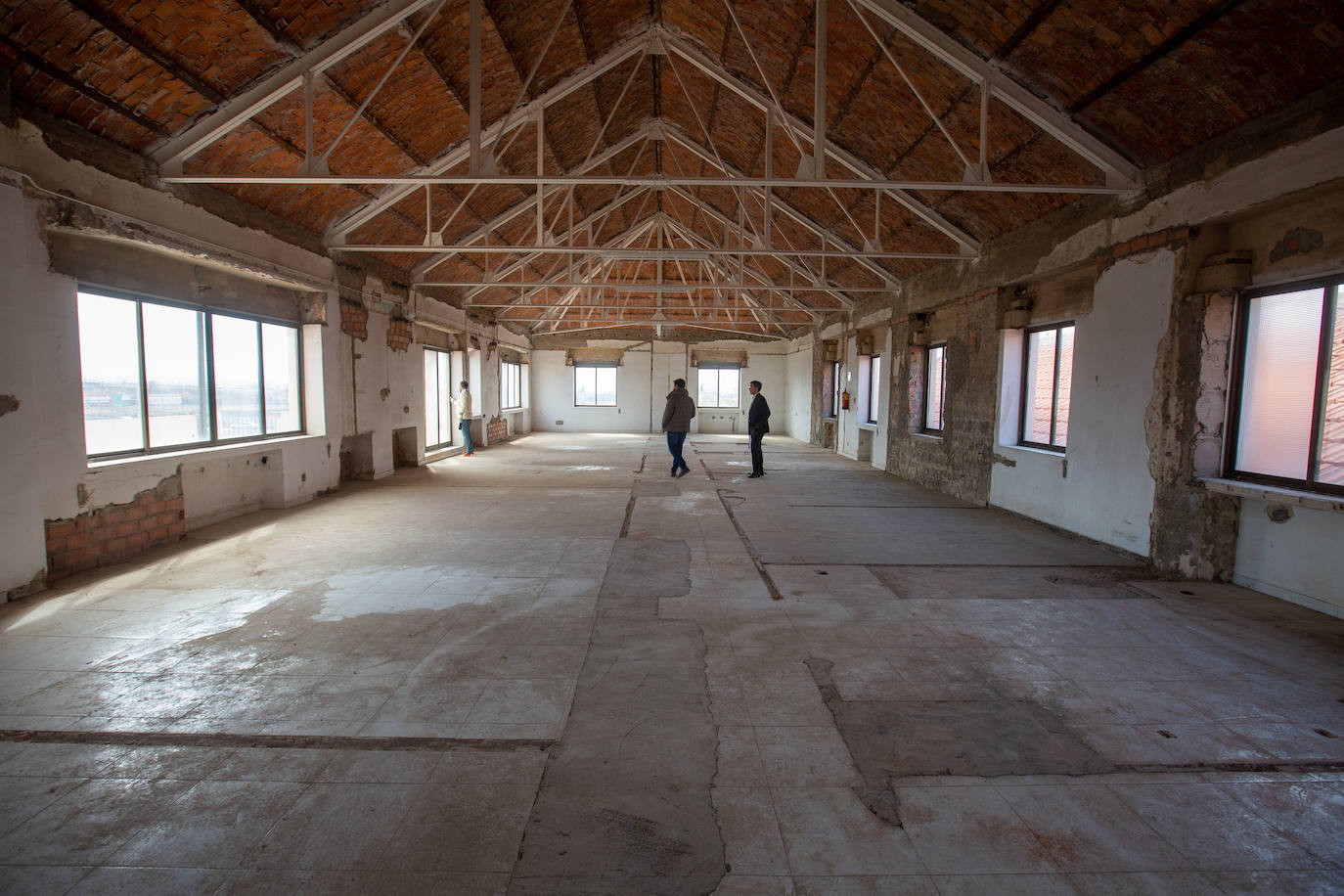 Dentro de Cetarsa, el edificio dormido de Granada