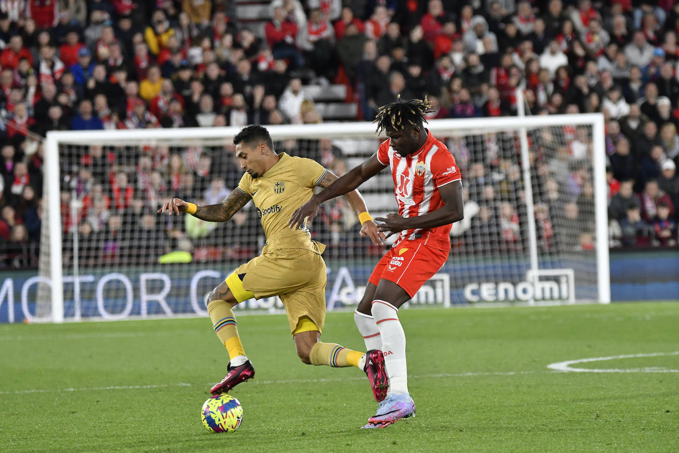 El Almería sella una victoria para dejar atrás el infierno